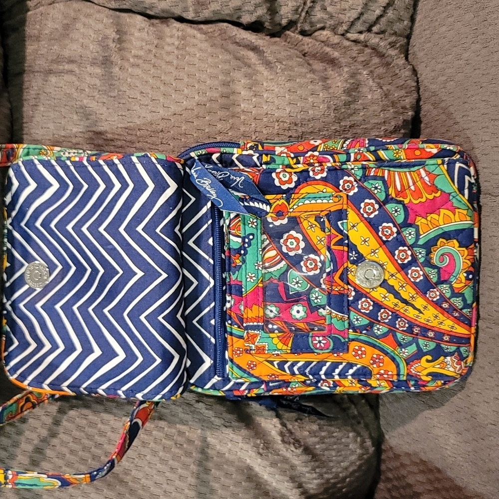 EUC Vera Bradley Small Crossbody Venetian Paisley Pattern - Picture 3 of 9